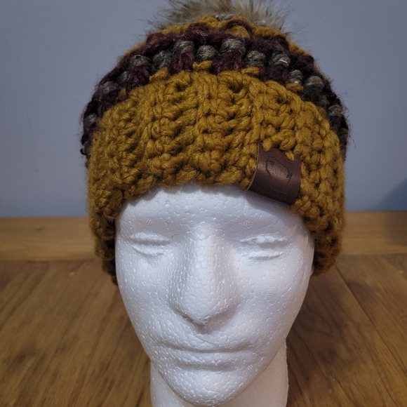 Handmade Wisconsin themed heavy wool blend winter pom pom beanie hat - Picture 5 of 7
